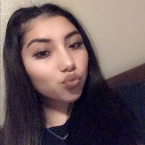 Meet your Posher, Alyssa